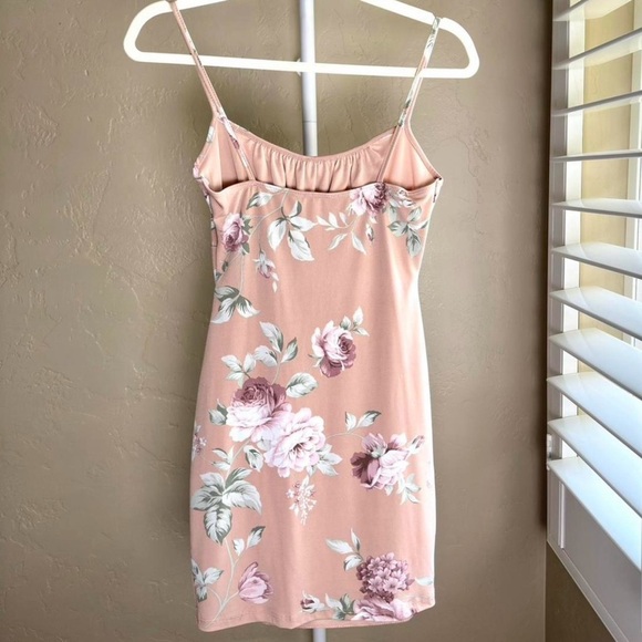 NWOT: Floral Pink Bodycon Mini Dress Size Small Light Pink - Picture 6 of 6